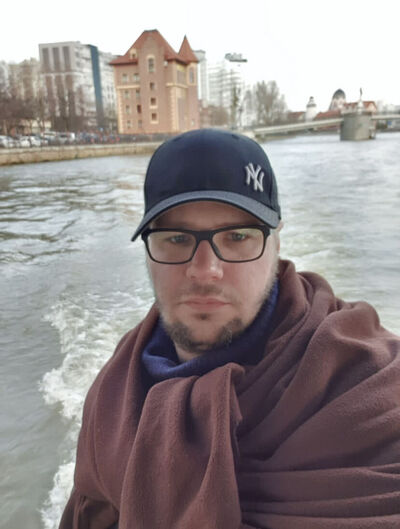  ,   Anton, 37 ,   ,   