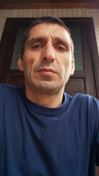  --,   Malik, 40 ,   ,   , c , 