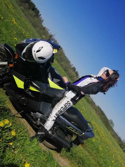  -,   Queen, 34 ,   ,   , c , 