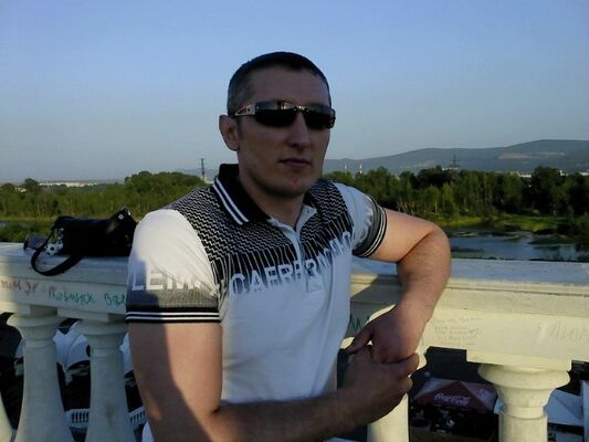  ,   Tim, 39 ,   