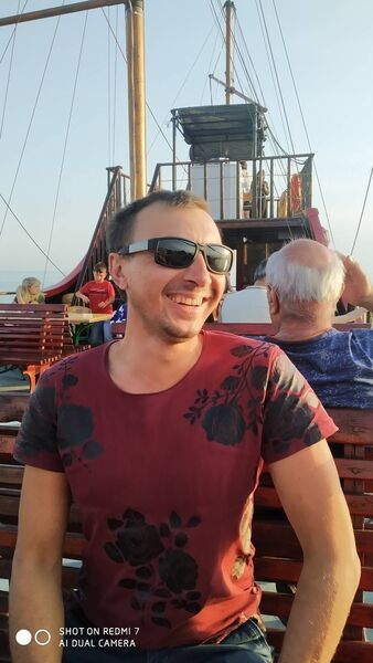  ,   Yra, 42 ,   ,   , c 