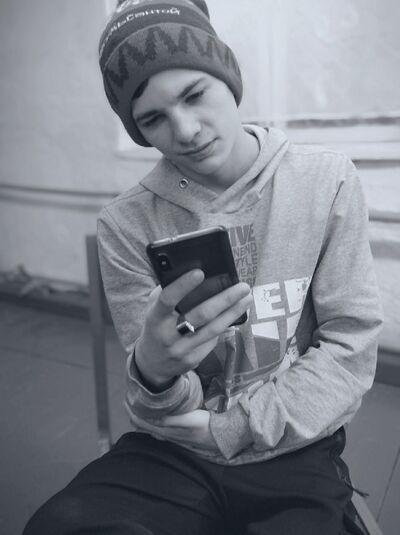  ,   Ilya, 23 ,   c , 