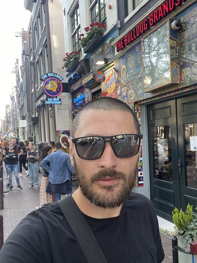  ,   Artur, 37 ,   ,   , c , 