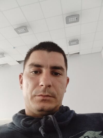  ,   Artem, 32 ,   ,   