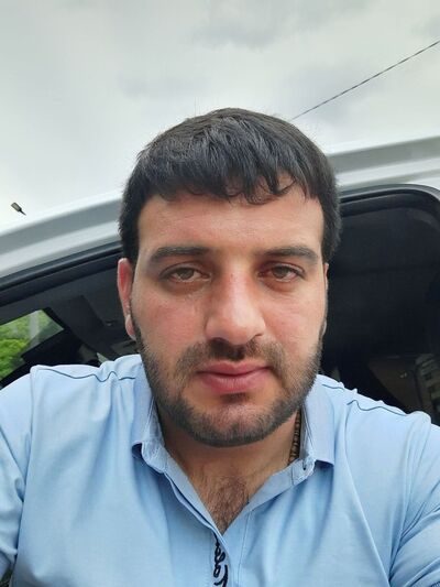  ,   Arman, 36 ,   ,   
