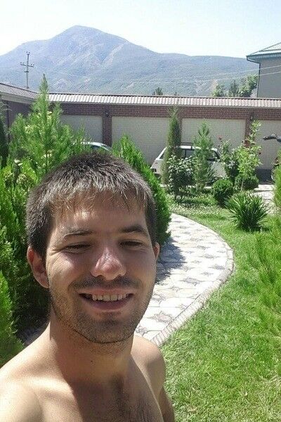  18699075  Ivan, 29 ,    