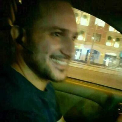  ,   Leon, 40 ,   ,   