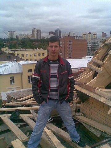  8679515  Denis, 40 ,    