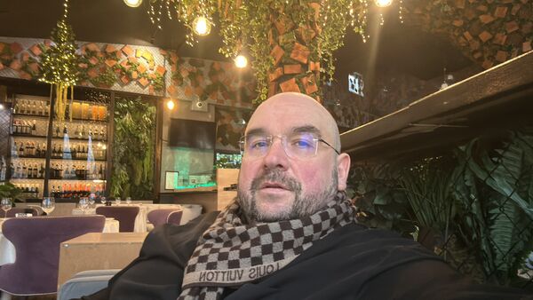  ,   Alex, 46 ,   ,   , c 