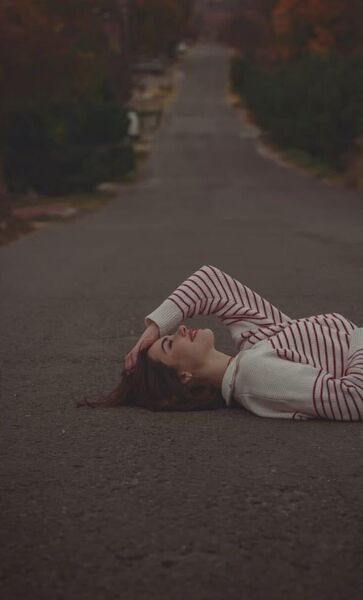  ,   Mia, 27 ,   , 