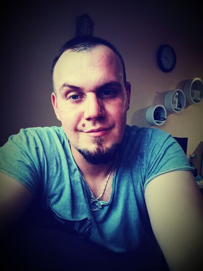  ,   Amir, 25 ,   ,   