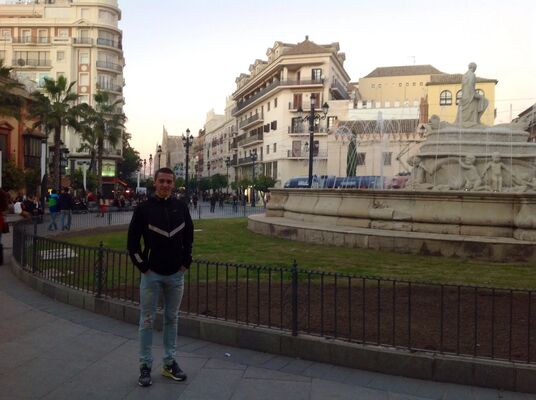  ,   Maxim, 33 ,     , c 
