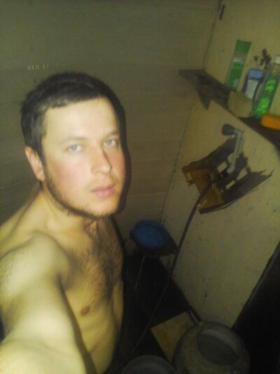  ,   Maxim, 32 ,   