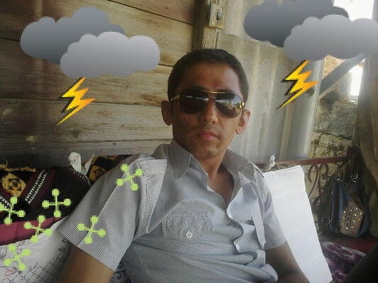  ,   Alek, 33 ,   