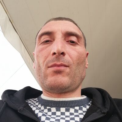  ,   Artur, 40 ,   ,   