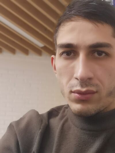  ,   Salim, 32 ,   ,   , c , 