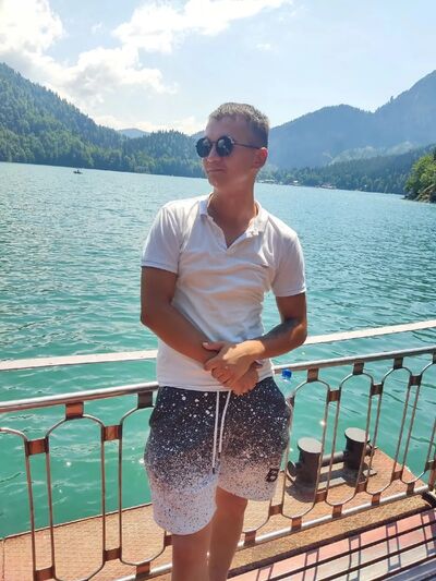  ,   Artur, 25 ,   ,   