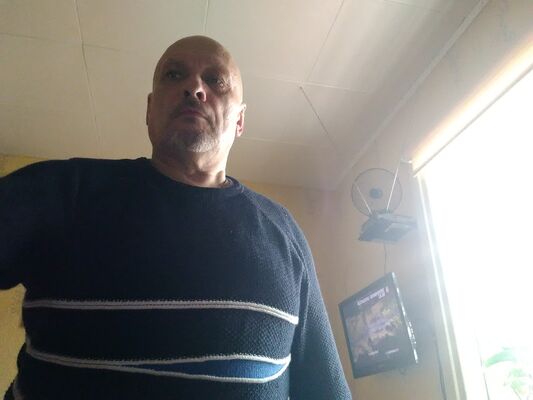  ,   Valdas, 62 ,     , c , 