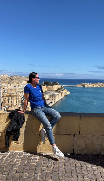  ,   Nina, 46 ,   ,   