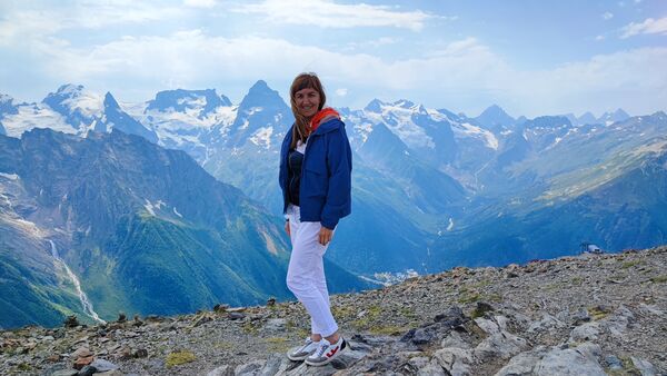  ,   Elena, 51 ,     , c 