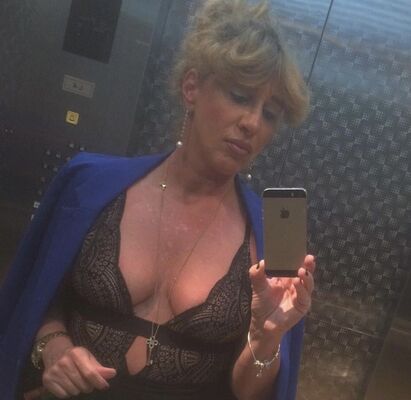  ,   Julia, 40 ,   