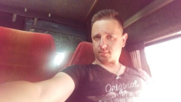  ,   Alex, 40 ,   