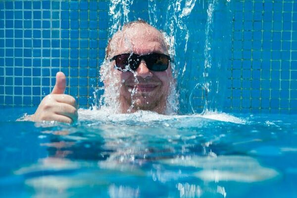  ,   Martin, 49 ,     , c 