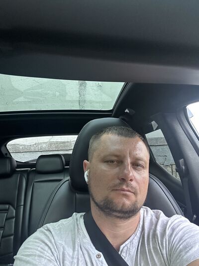  ,   Denis, 40 ,  
