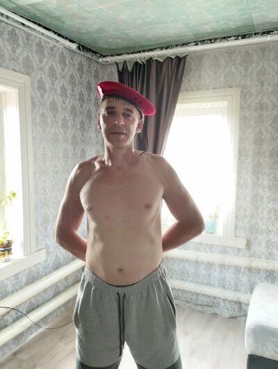  ,   Viktor, 45 ,   ,   