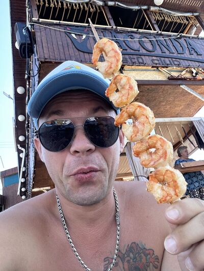  ,   Artem, 37 ,   ,   , c , 