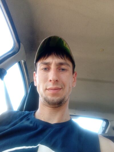  ,   Dzhoni, 32 ,   ,   