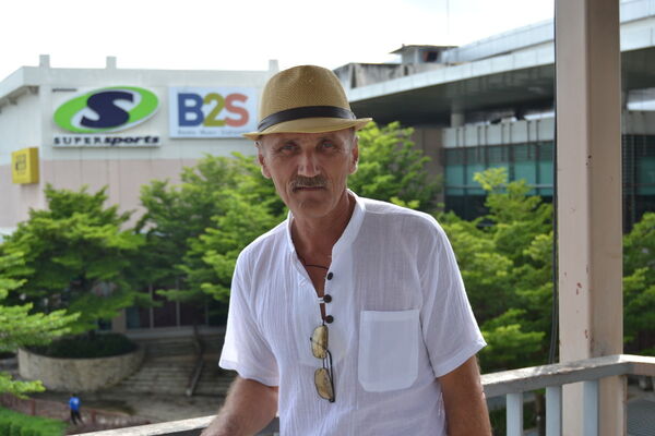  ,   Andrey, 54 ,   