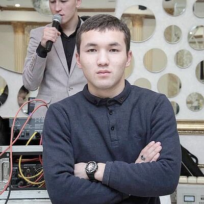  ,   Erlan, 25 ,   ,   , c 