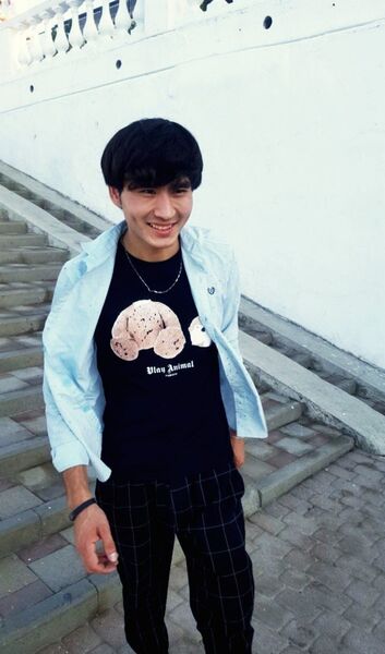  ,   Akrom, 28 ,   ,   , c 