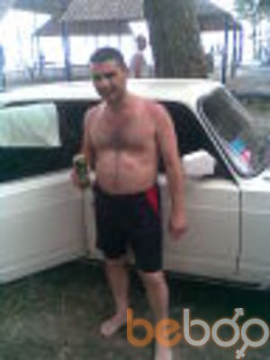  1565915  Artur, 47 ,    