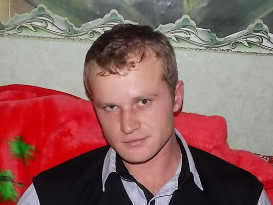  ,   Valentin, 35 ,   