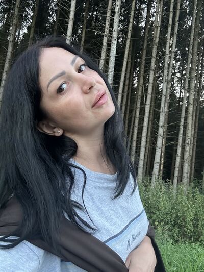  Stuttgart,   Tetiana, 37 ,   ,   