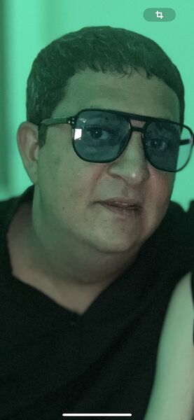  ,   Armen, 37 ,   ,   
