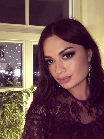  -,   Regina, 33 ,     , c 