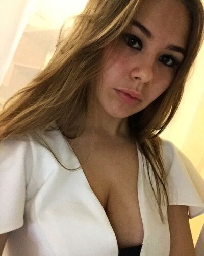  ,   Kamilla, 22 ,   ,   , 