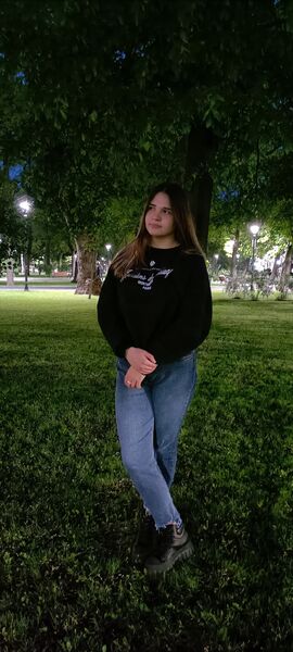  ,   Arina, 19 ,  