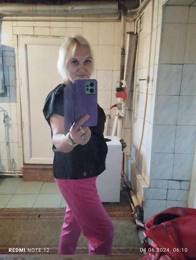  ,   Svetlana, 53 ,     