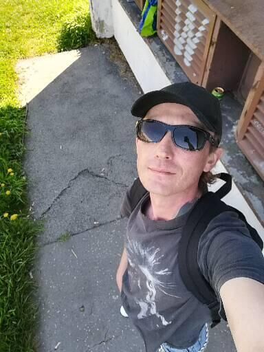  ,   Ihor, 40 ,   ,   , c 