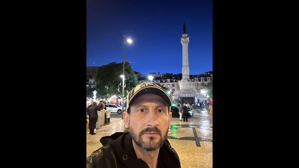  Van Nuys,   Mikhail, 39 ,     , c 