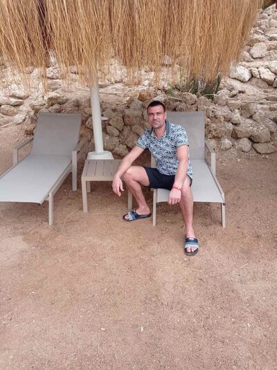  ,   Denis, 40 ,   ,   