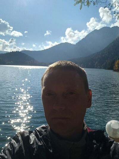  ,   Petr, 44 ,  