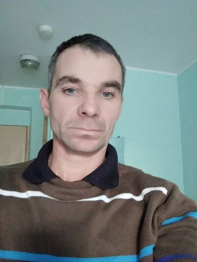  ,   Robert, 48 ,   