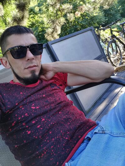  ,   Amiko, 30 ,   ,   