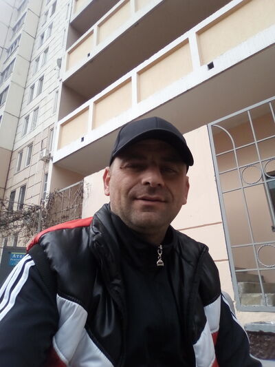 ,   Arkadi, 44 ,   ,   , c 