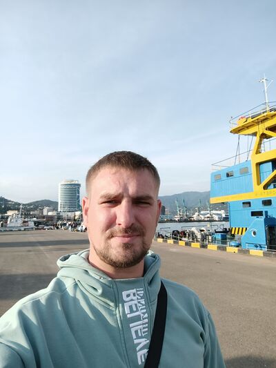  ,   Serge, 42 ,   ,   , 